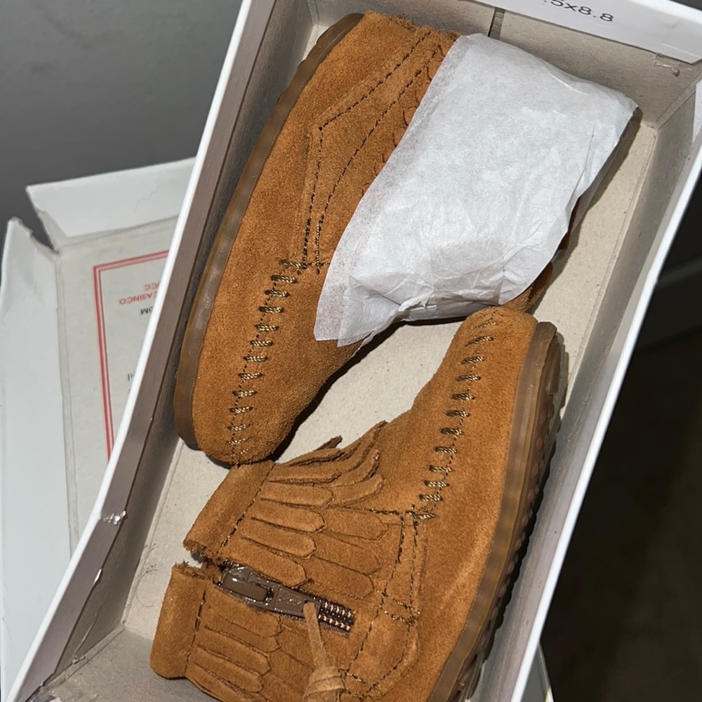 Size 4 moccasins